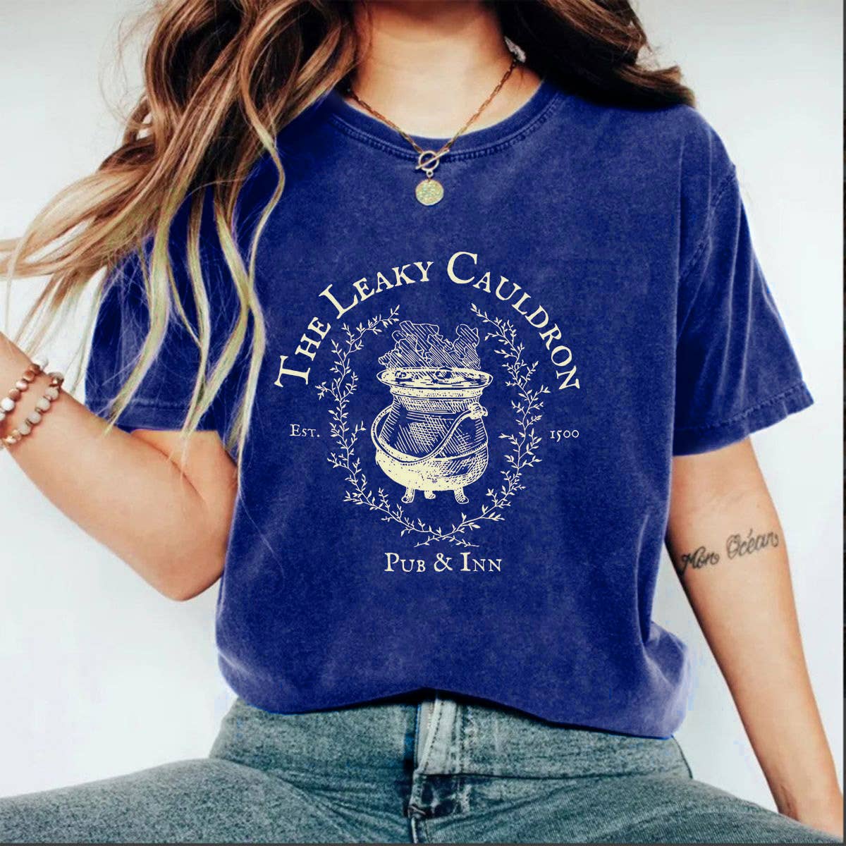 The leaky cauldron graphic washed tee