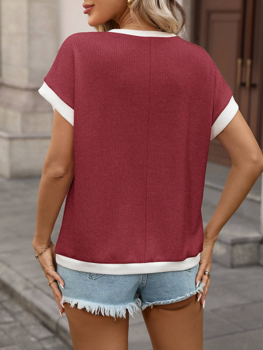 Round-neck Knitted Color-blocked Top